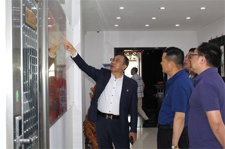 荆门市市委副秘书长杨希林领导一行莅临 天津BB贝博ballbet集团参观考察