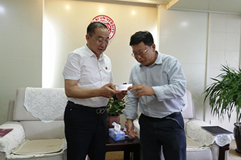 BB贝博ballbet集团董事局主席李长云受南开大学 常务副校长许京军邀请参观考察