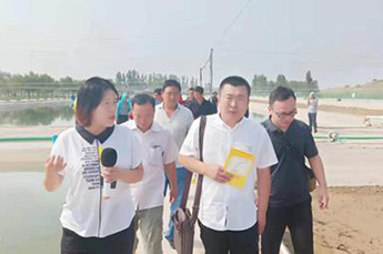 内黄县精准扶贫参观团一行走进BB贝博ballbet集团 旗下农业产业清洋湖参观考察