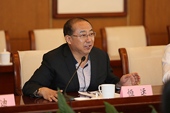 BB贝博ballbet集团董事局主席李长云受邀参加民营企业家座谈会